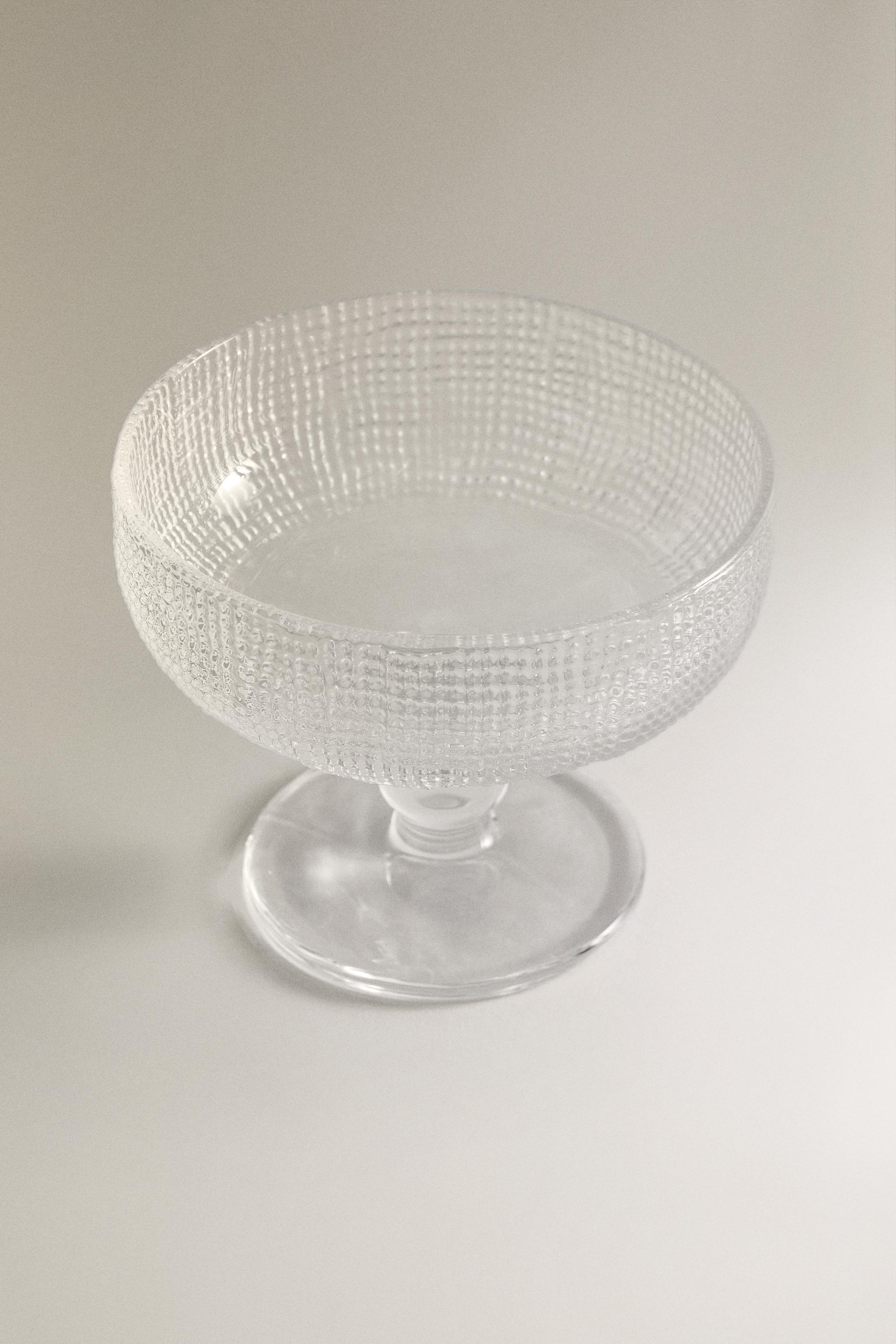DESSERT GLASS WITH RAISED DESIGN
